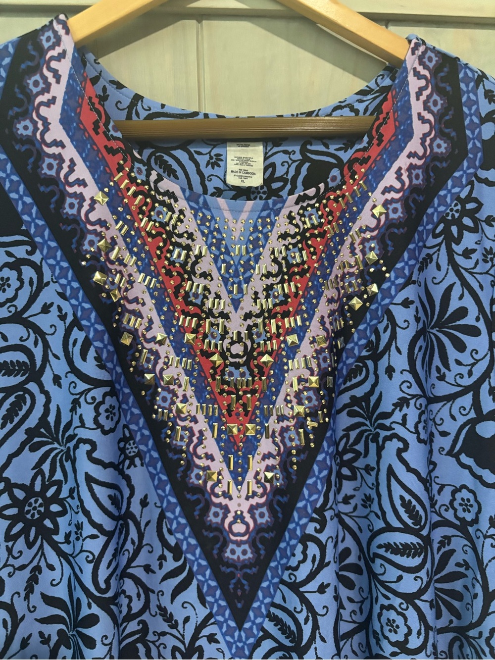 Blue Floral Top with V-Front Gold Embellishment - Picture 3 of 7